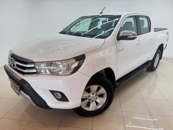 TOYOTA HILUX 2.8 SRV 4X4 CD 16V DIESEL 4P AUTOMÁTICO TOYOTA HILUX 2.8 SRV 4X4 CD 16V DIESEL 4P AUTOMÁTICO